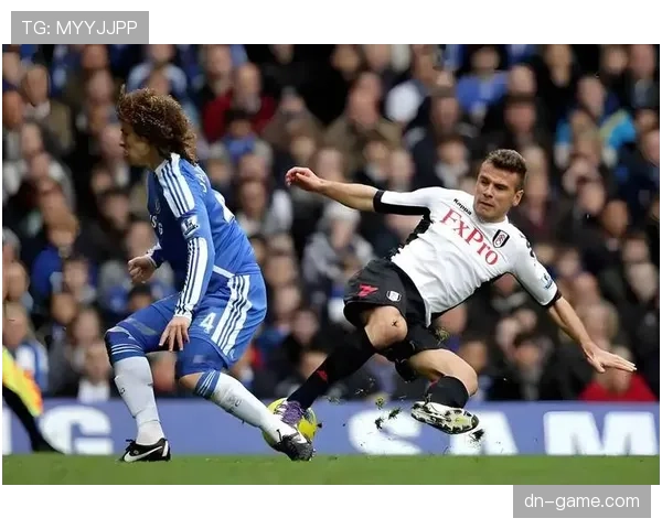 阿龙·希基闪耀英超赛场，防守新星引多方瞩目