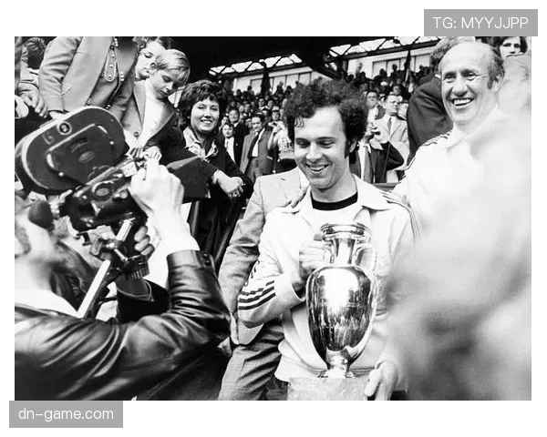 贝肯鲍尔再展风采，欧洲杯传奇表现持续引人关注