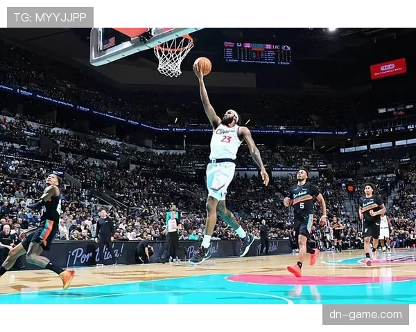 尤因篮下强打与挡拆策应提升尼克斯内线效能明显